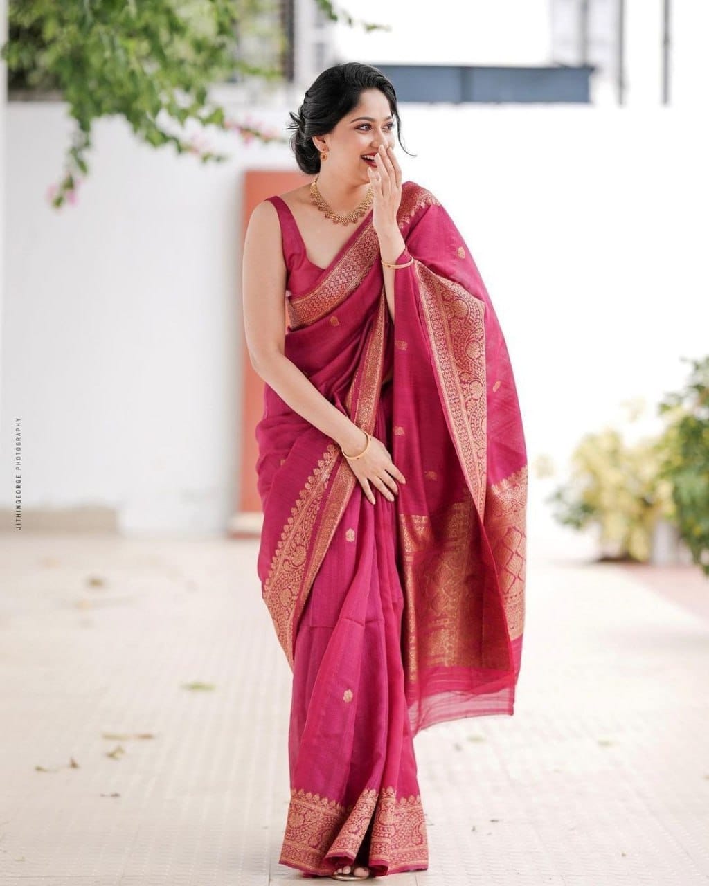 RICH PALLU & JACQUARD WORK ON ALL OVER THE SAREE