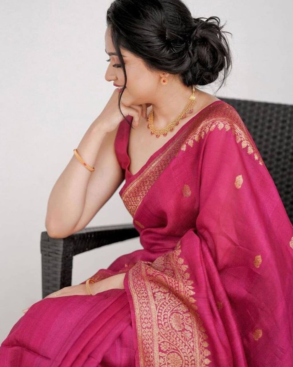 RICH PALLU & JACQUARD WORK ON ALL OVER THE SAREE