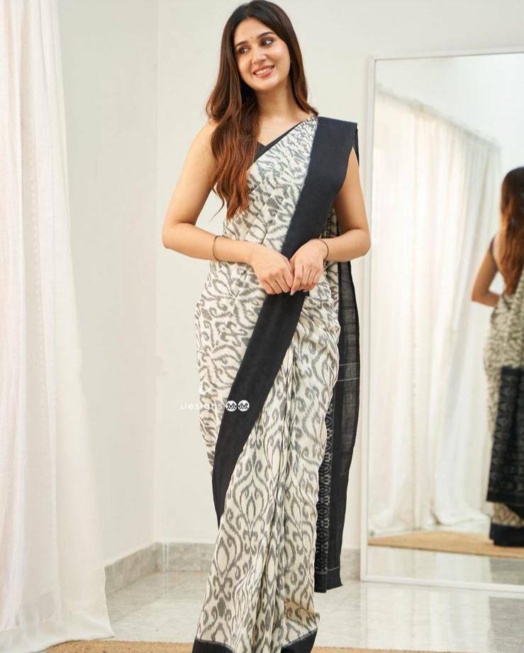 Linen Saree With Beautiful Digital Print