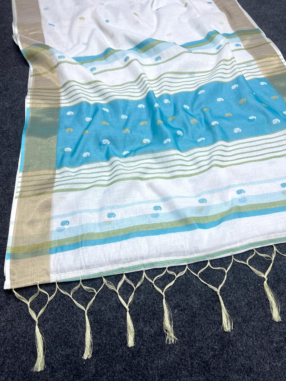 Elegant Linen Zari Saree