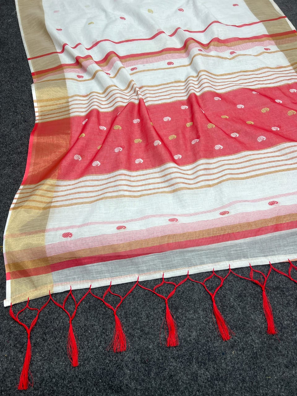 Elegant Linen Zari Saree