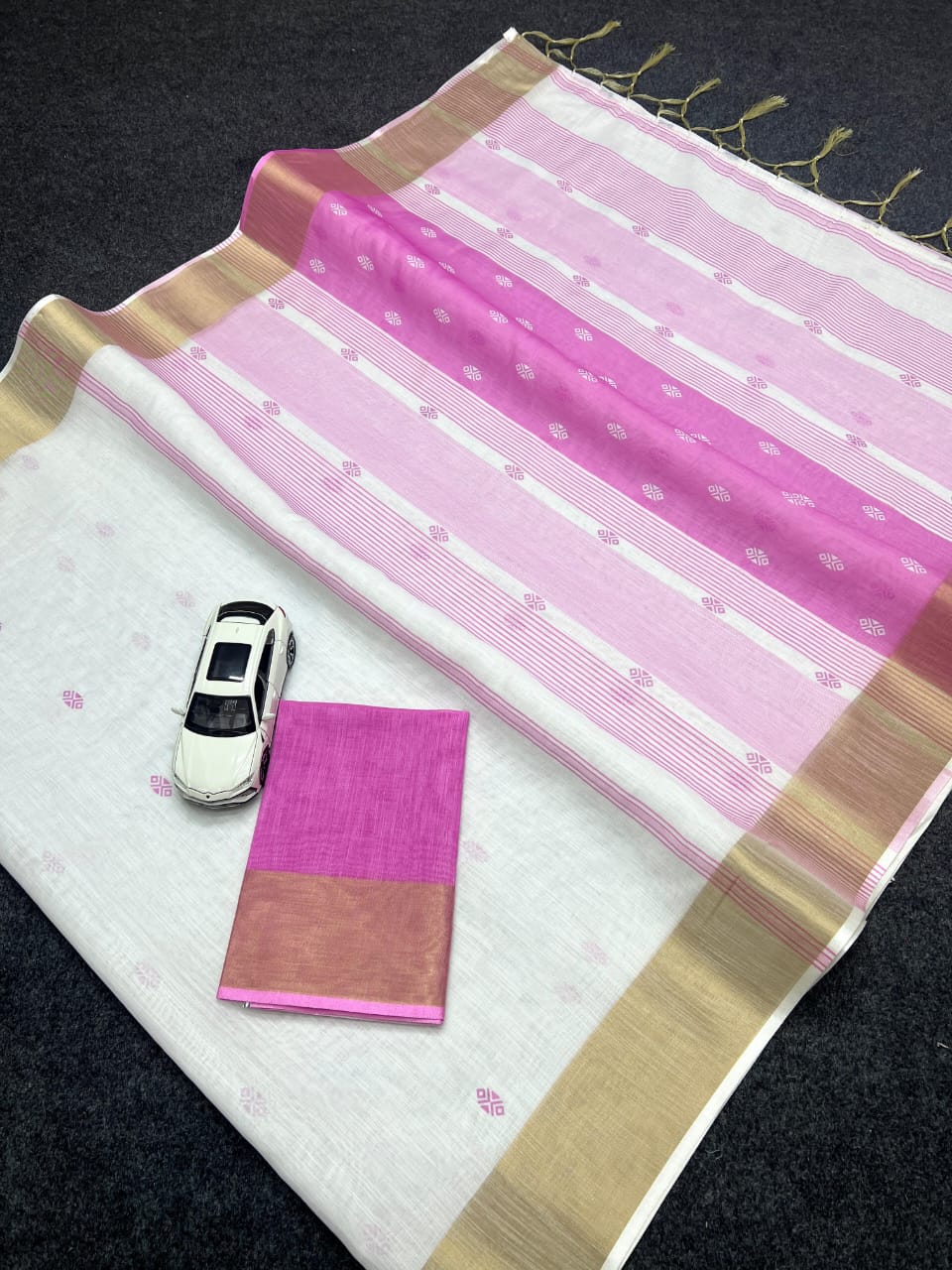 Elegant Linen Zari Saree