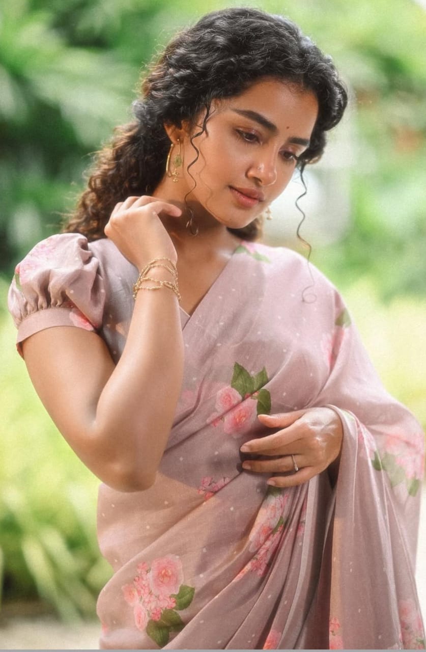 Linen Saree With Digital Print