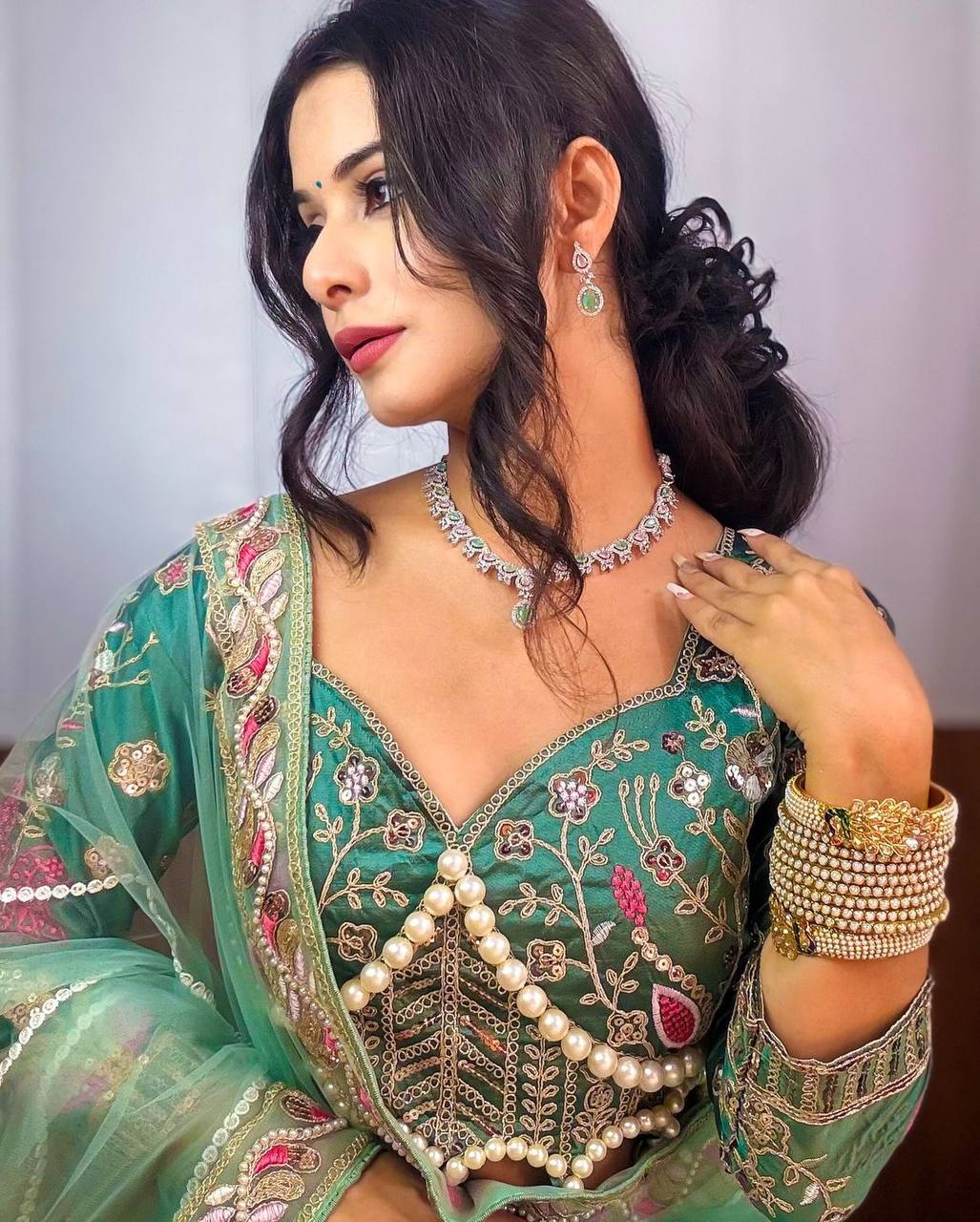 Surbhi Chandna viral fit