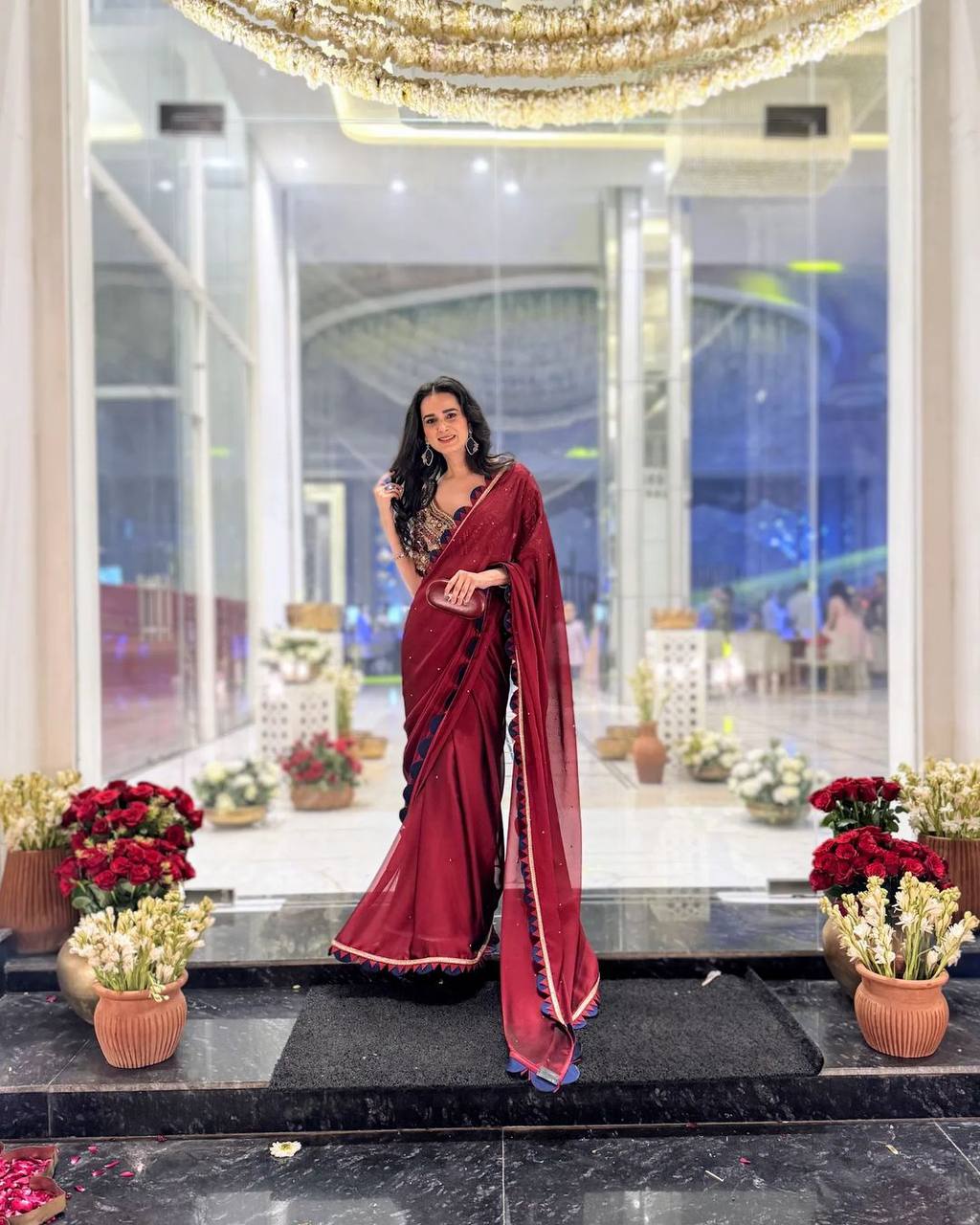 Shraddha Kapoor viral red saree