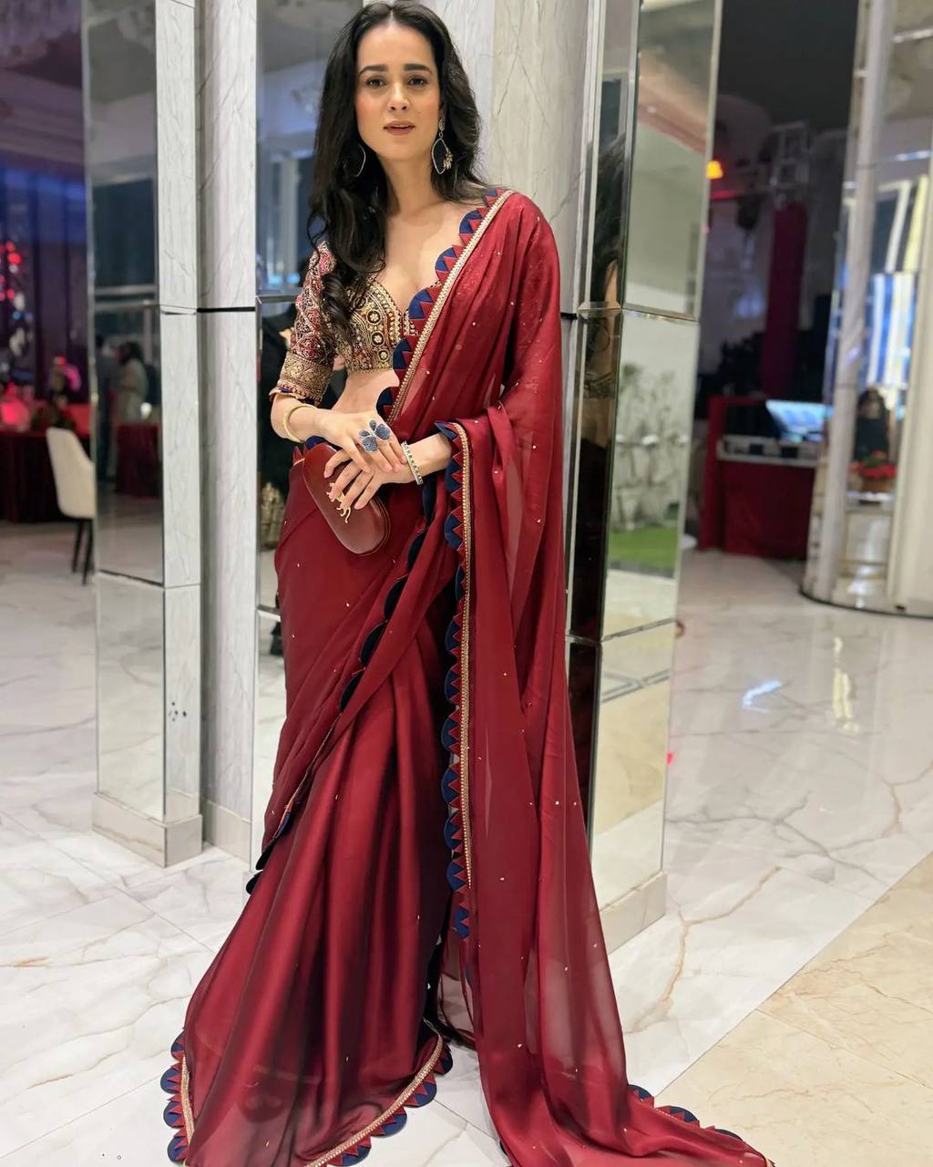 Shraddha Kapoor viral red saree