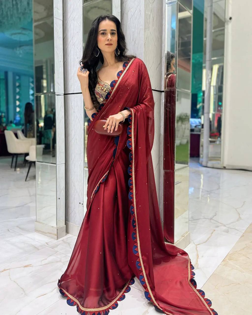 Shraddha Kapoor viral red saree
