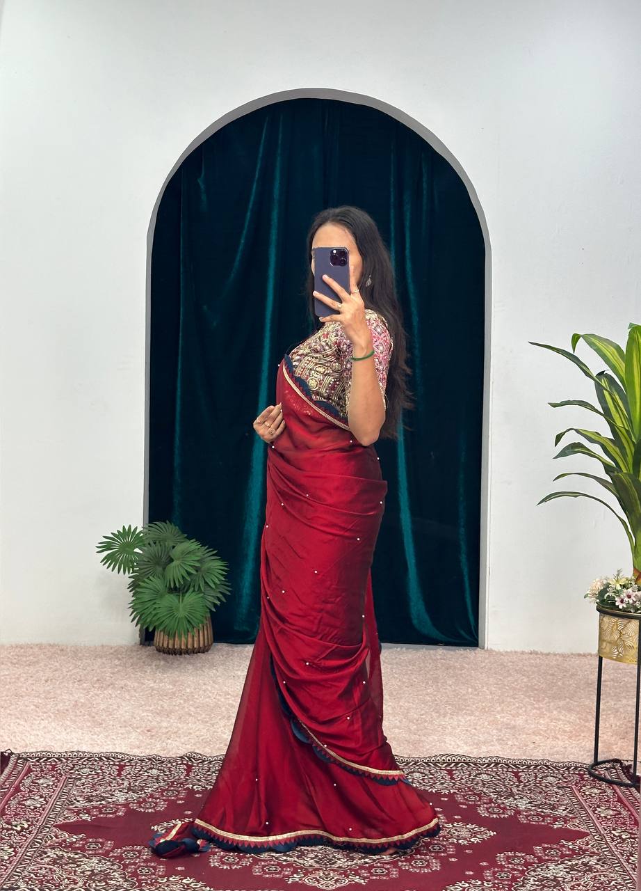 Shraddha Kapoor viral red saree