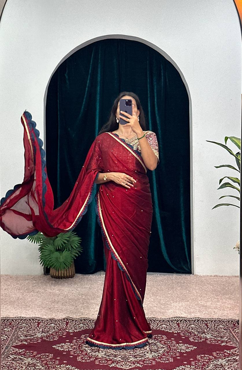 Shraddha Kapoor viral red saree